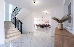7-комнатный дом 323 м² в Kras за 1 150 000 €
