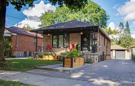 Дом в городе в Этобико, Торонто, Онтарио,  Канада за C$1 194 000