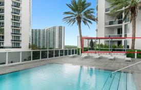 Современные апартаменты с видом на океан в резиденции на первой линии от пляжа, Санни Айлс Бич, Флорида, США за $1 299 000