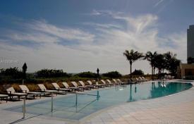 Меблированная трехкомнатная квартира с видом на океан в Майами-Бич, Флорида, США за 645 000 €