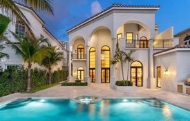 Изысканная вилла с бассейном, гаражом, террасой и видом на залив, Авентура, США за $6 795 000