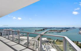 Четырехкомнатная квартира с прекрасным видом на океан и город в Майами, Флорида, США за 1 070 000 €
