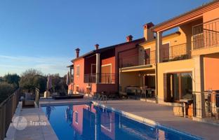 2-комнатная квартира 111 м² в Буйе за 380 000 €