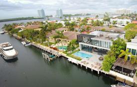 Роскошная вилла с задним двором, бассейном, террасой и гаражом, Майами-Бич, США за $4 649 000