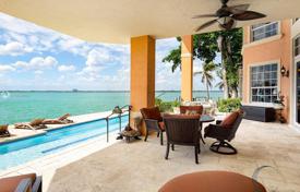 Средиземноморская вилла с бассейном, гаражом, балконом и видом на залив, Майами-Бич, США за $7 995 000