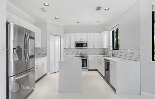 3-комнатный дом 255 м² в Вест-Энде за $725 000