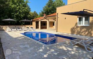 4-комнатный дом 200 м² в Раше за 425 000 €