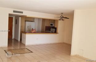 1-комнатная квартира в кондо 93 м² в Коллинз-авеню за $400 000