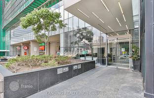 6-комнатная квартира в Норт-Йорке за C$940 000