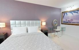 1-комнатные апартаменты в кондо 93 м² в Коллинз-авеню, США за $516 000