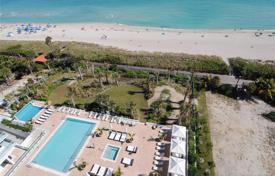 Двуспальные апартаменты на первой линии от песчаного пляжа в Майами-Бич, Флорида, США за $1 575 000