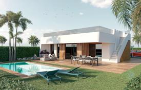 Одноэтажная вилла с 3 спальнями, солярием и частным бассейном в Алама Гольф, Мурсия за 270 000 €