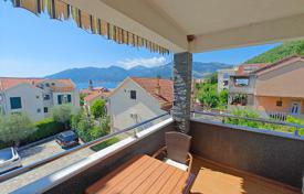 Трёхкомнатная меблированная квартира с видом на море и паркингом в Доньа Ластве, Тиват, Черногория за 176 000 €