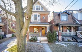 Дом в городе в Олд Торонто, Торонто, Онтарио,  Канада за C$1 999 000