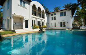 Роскошная вилла с бассейном, спа-салоном, тренажерным залом и балконом, Майами-Бич, США за $2 690 000