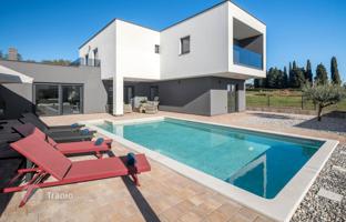 5-комнатный дом 178 м² в Порече за 745 000 €