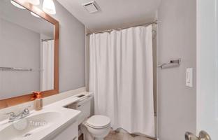 2-комнатная квартира в кондо 97 м² в Вест-Энде за $370 000