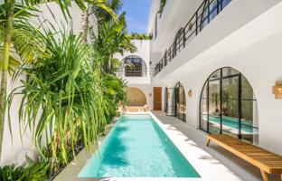 6-комнатная вилла 450 м² в Ялан Умаласе за $900 000