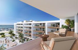 Апартаменты с балконом в жилом комплексе с бассейном и фитнес-центром, Фару, Португалия за 1 270 000 €
