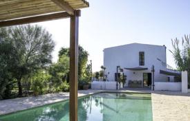 Вилла с бассейном, зоной отдыха и садом в Санта-Гертрудис‑де-Фруитера, Ибица, Испания за 8 600 € в неделю
