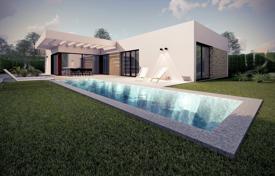 Новая высококачественная вилла с живописными видами в престижной резиденции с тренажерным залом, бассейном и теннисным кортом, Таррагона за 494 000 €