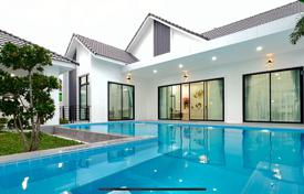 Недавно построенный отдельно стоящий дом с 3 спальнями и бассейном в Восточной Паттайе за $274 000