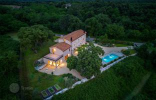 7-комнатный дом 278 м² в Лабине за 1 250 000 €