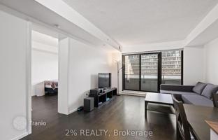 5-комнатная квартира на Дандас-стрит Восток за C$1 114 000