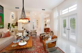 Комфортабельная квартира с видом на океан в уютной резиденции, недалеко от пляжа, Майами-Бич, Флорида, США за $2 200 000