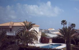 Просторная вилла с задним двором, бассейном, зоной отдыха, террасой и гаражом, Деэса де Кампоамор, Испания за 529 000 €