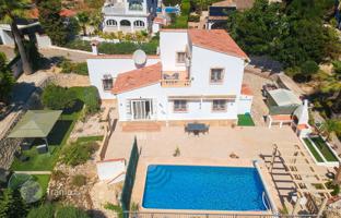 4-комнатный коттедж 192 м² в Бенисе за 599 000 €
