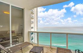 Просторные апартаменты с видом на океан в резиденции на первой линии от набережной, Санни Айлс Бич, Флорида, США за $1 585 000