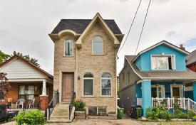 Дом в городе в Восточном Йорке, Торонто, Онтарио,  Канада за C$1 834 000