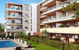 Новые апартаменты с различными планировками в комфортабельной резиденции рядом с пляжами и центром Антиба, Франция за 470 000 €