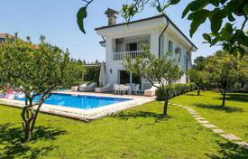 Вилла с бассейном и садом недалеко от моря, Кемер, Турция за 4 400 € в неделю
