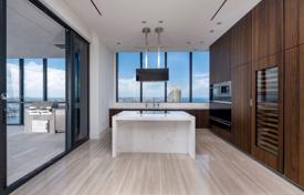 2-комнатные апартаменты в новостройке 190 м² в Коллинз-авеню, США за 3 687 000 €
