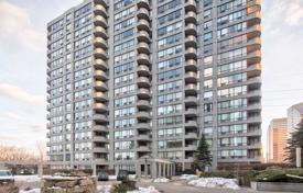 Квартира в Янг-стрит, Торонто, Онтарио,  Канада за C$675 000