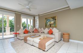 Трехкомнатная квартира с видом на сад и океан в Майами-Бич, Флорида, США за $1 040 000