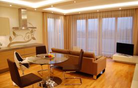 Квартира с качественным ремонтом и новой мебелью на продажу за 272 000 €