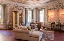 Апартаменты в историческом дворце у озера, Тосколано-Мадерно, Италия. Цена по запросу