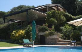 Элитная вилла с бассейном и садом рядом с морем, Пунта-Ала, Италия за 3 300 € в неделю