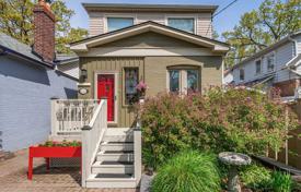 Дом в городе в Восточном Йорке, Торонто, Онтарио,  Канада за C$1 525 000