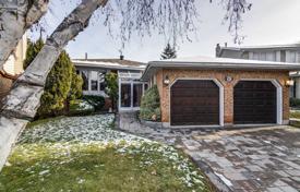 Дом в городе в Скарборо, Торонто, Онтарио,  Канада за C$1 796 000