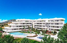 Апартаменты с парковочными местами в резиденции с бассейнами и большими садами, Фуэнхирола, Испания за 300 000 €