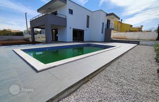 4-комнатный дом 230 м² в Лабине за 465 000 €