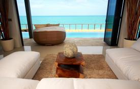 Вилла с 4-мя спальными комнатами расположена на пляже между районами Чавенг и Ламай за $7 300 в неделю
