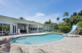 Комфортабельная вилла с частным садом, бассейном, террасой и видом на океан, Майами-Бич, США за $6 750 000