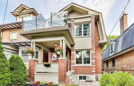 Дом в городе в Олд Торонто, Торонто, Онтарио,  Канада за C$1 762 000