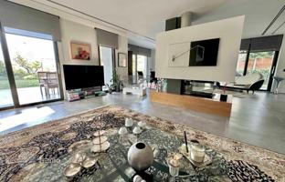 4-комнатная вилла 370 м² в Пилее за 1 800 000 €