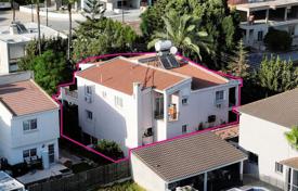 Трехэтажная вилла с садом и парковкой, Никосия, Кипр за 324 000 €